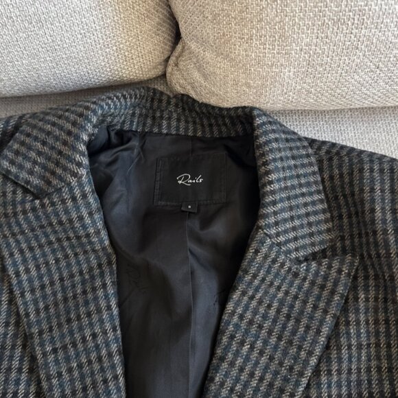 **Never used Rails blazer** - Picture 2 of 2